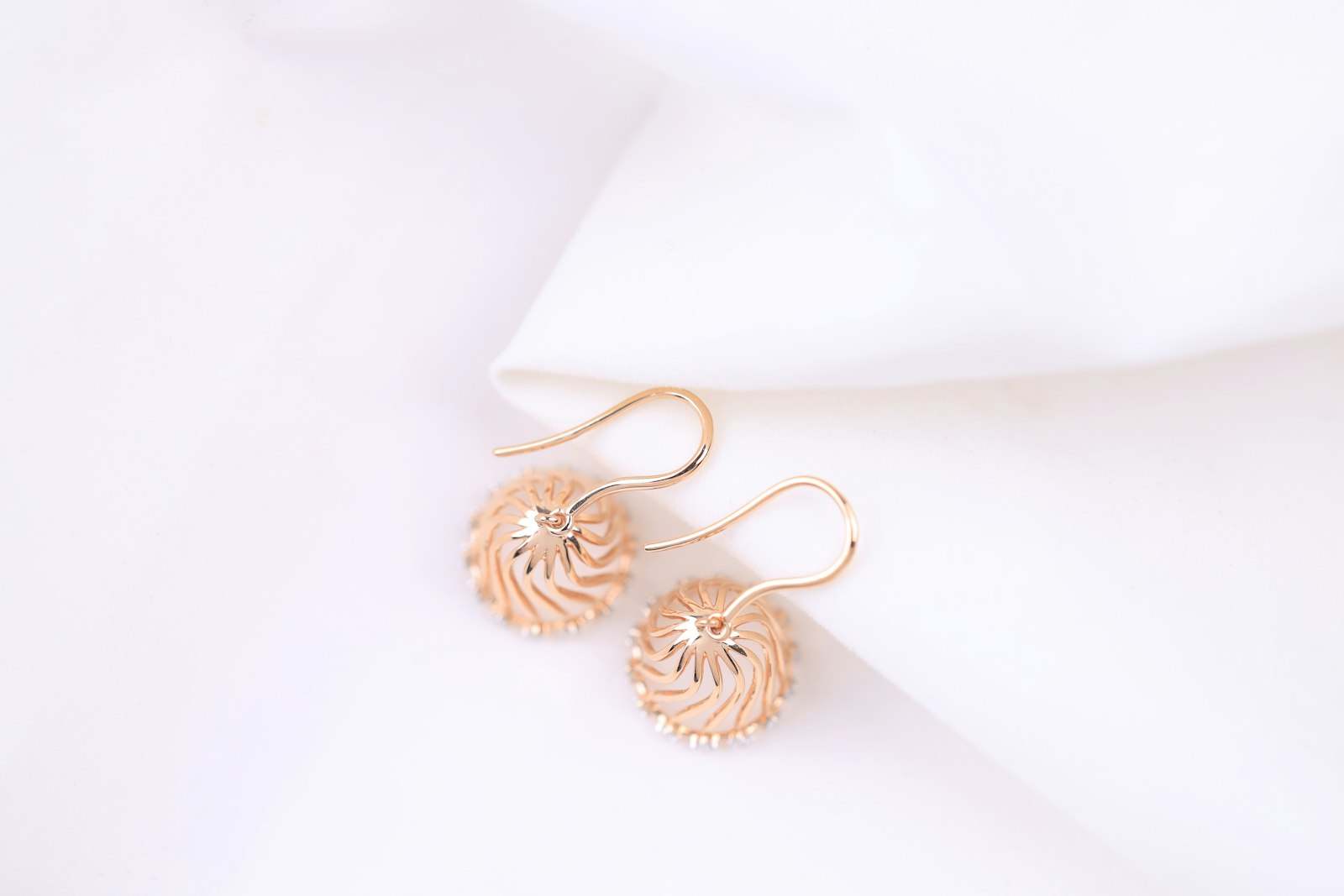 Filigree Drop Earrings in 18K gold (sample photo)